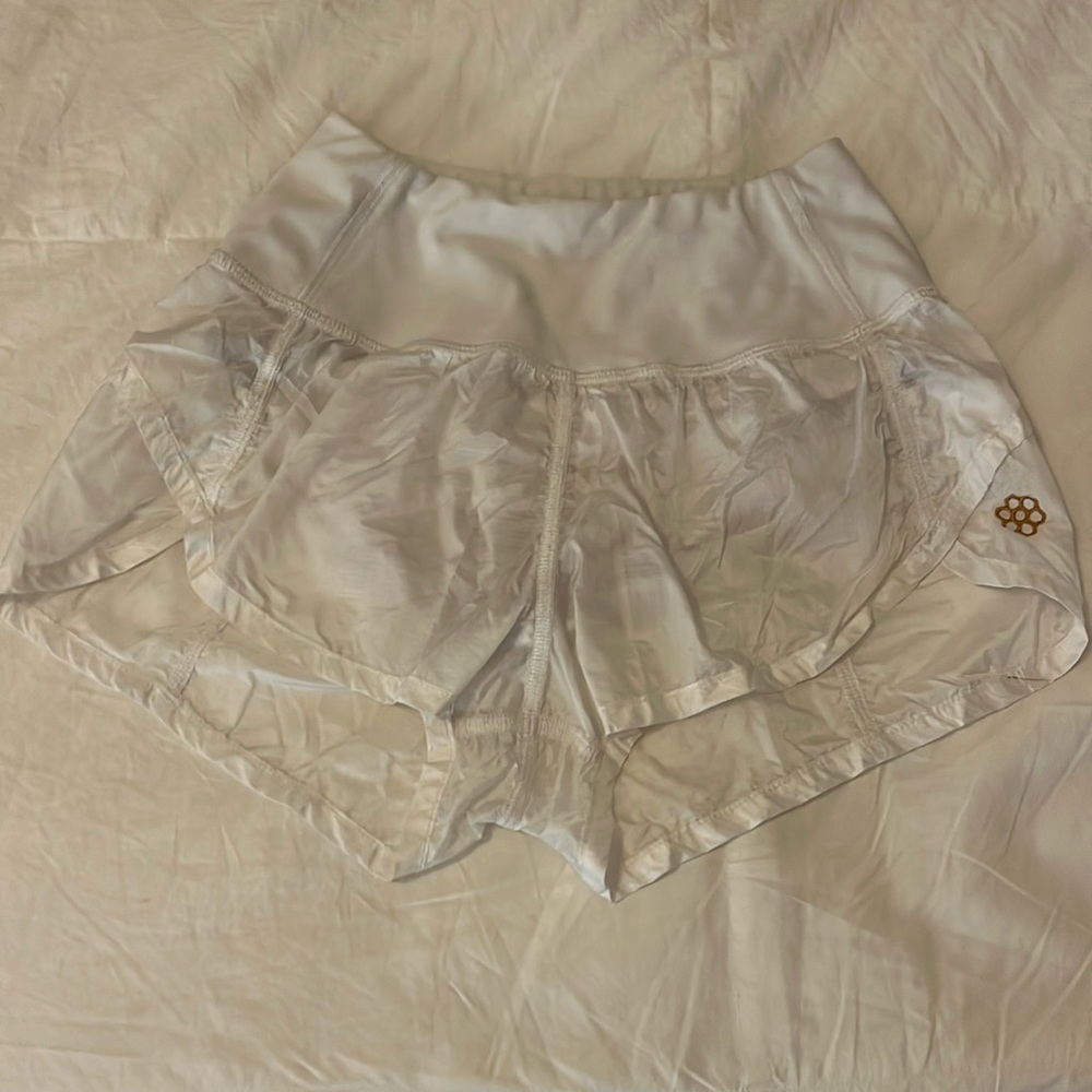 White indi high waisted short